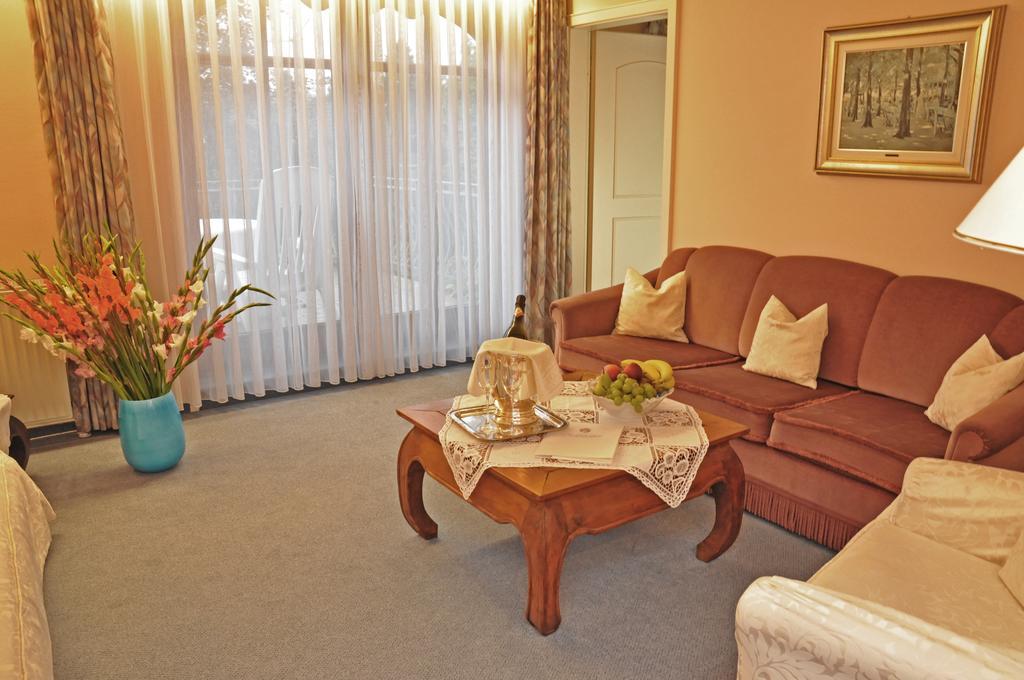 Hotel Garni Kristinenhof Bad Zwischenahn Rom bilde